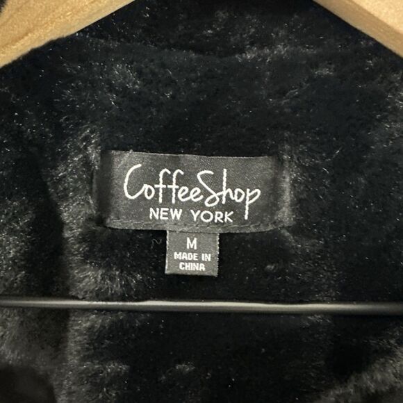 Coffee Shop Black Faux Fur Coat Womens Size M Cozy Pockets Classic Fancy - Picture 3 of 14